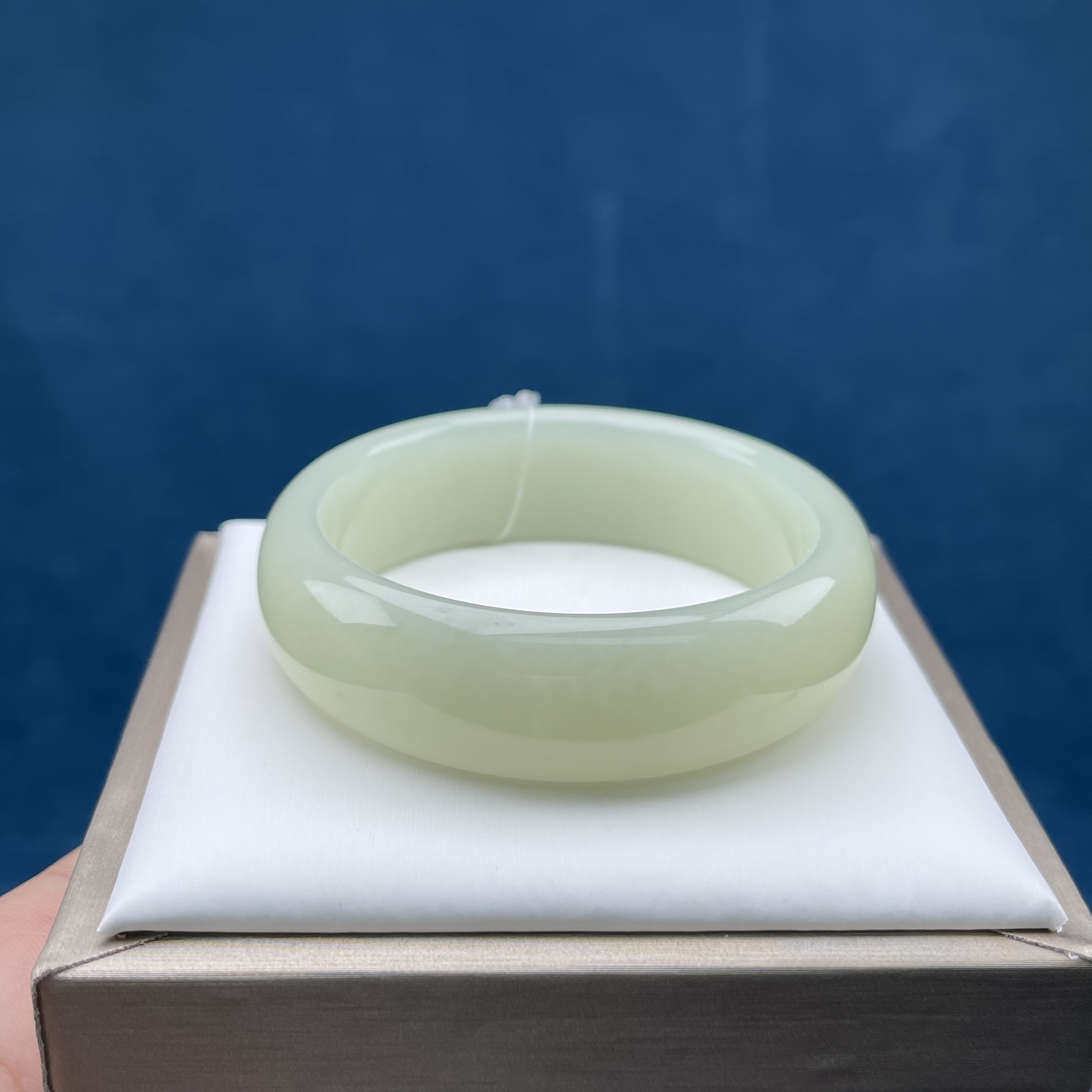 SZ097和田玉手镯54.6圈口