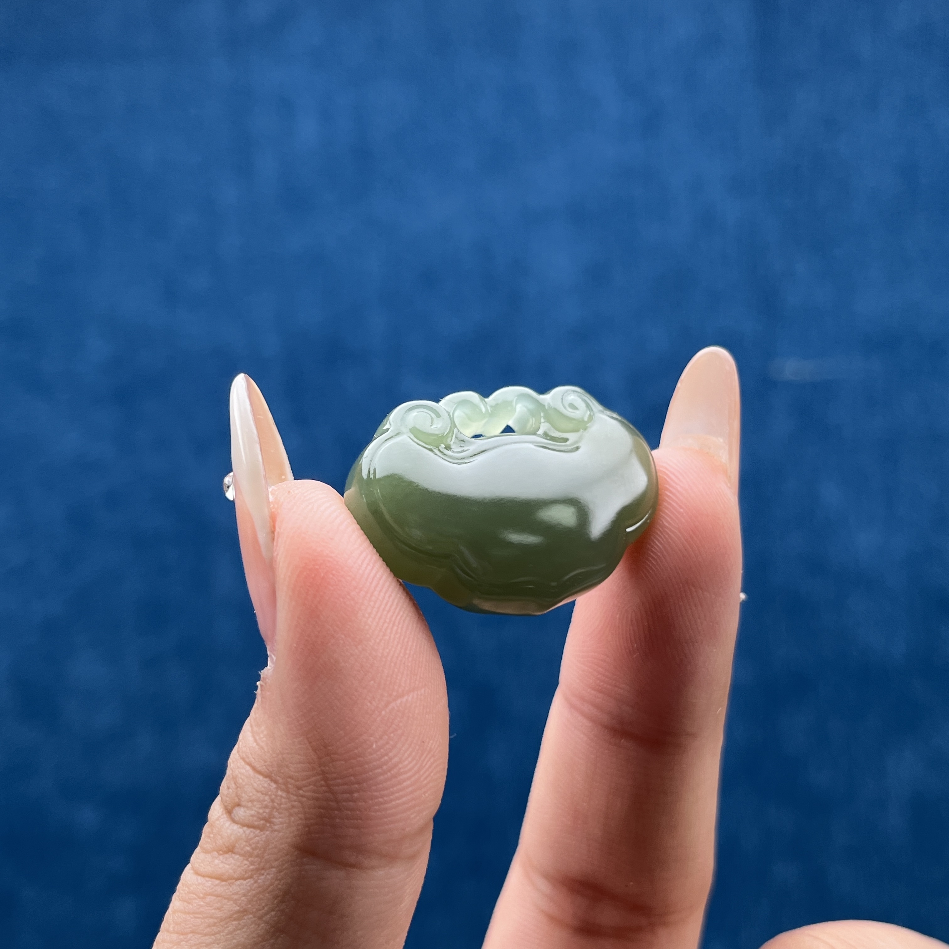 G0467和田玉吊坠O 20.9*27.4*11.4