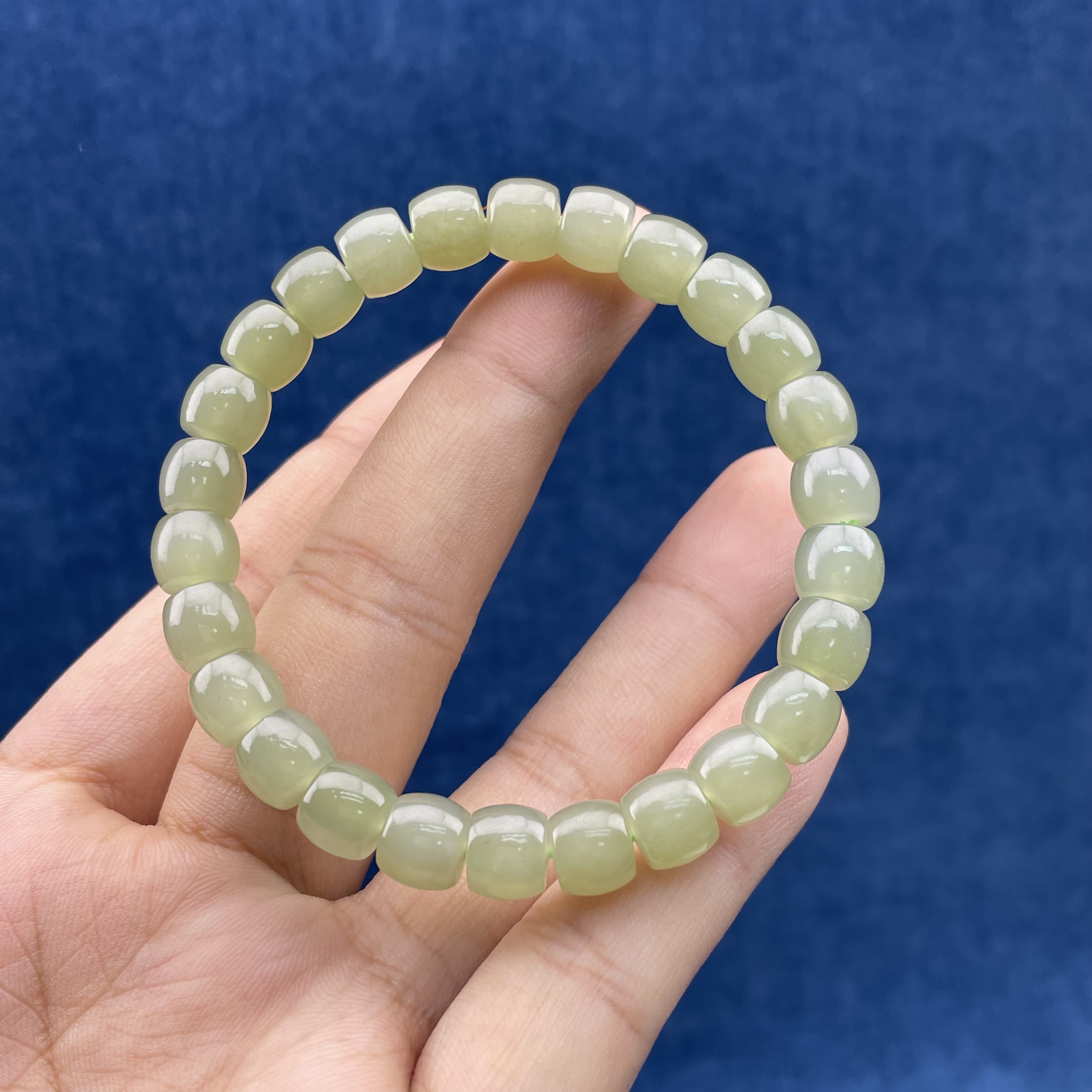 S0237天然和田玉0老型珠手串7.9*6.8mm