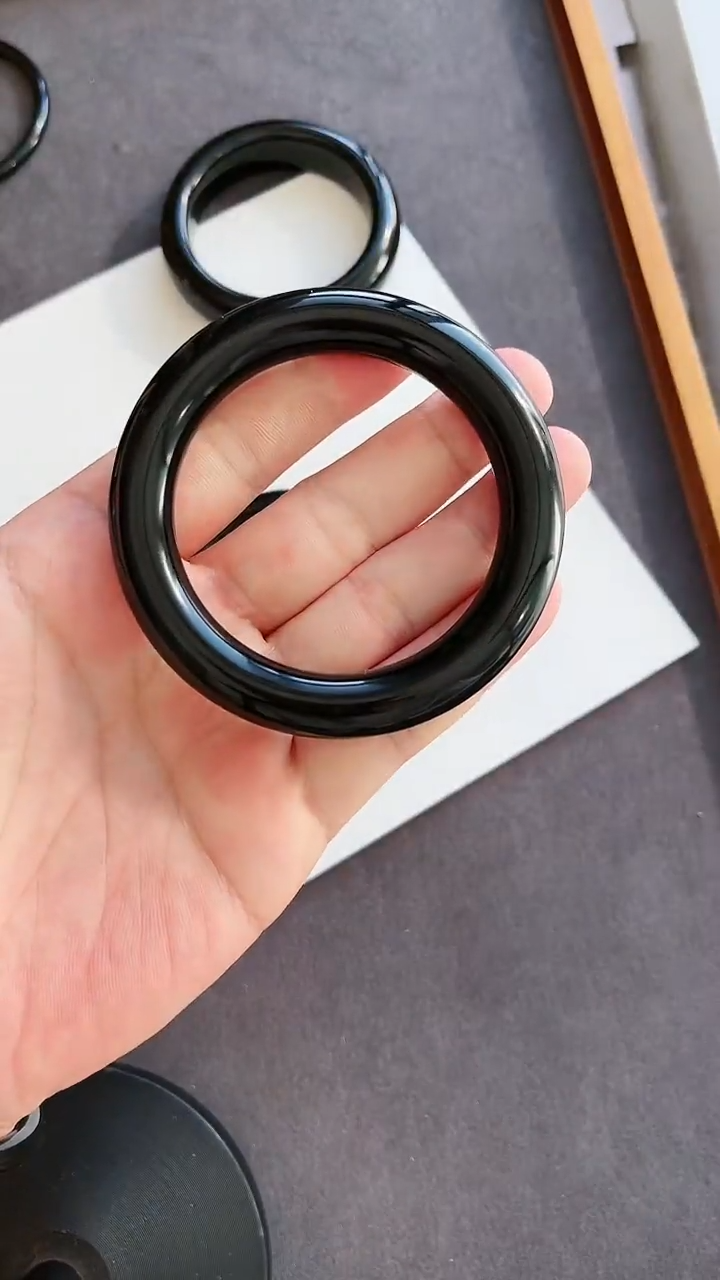 【闪购商品】和田玉（墨玉）手镯未镶嵌W002