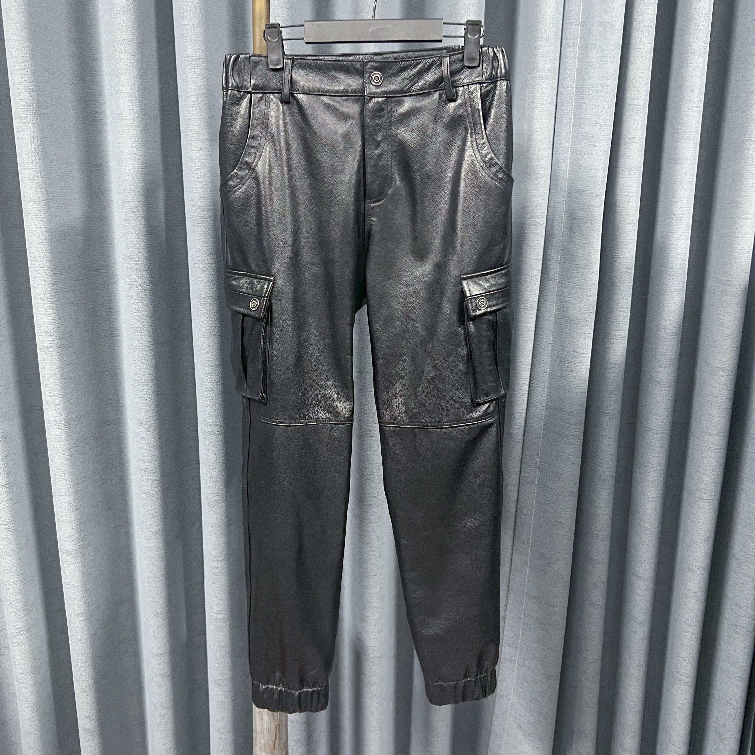 秋冬新款真皮工装裤男头层牛皮机车骑行裤束脚皮裤防风