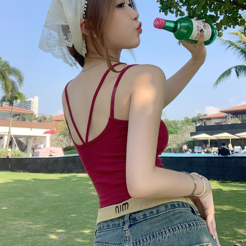 胸垫一体吊带背心双肩带内搭女2025夏季新款修身美背外穿短款百搭