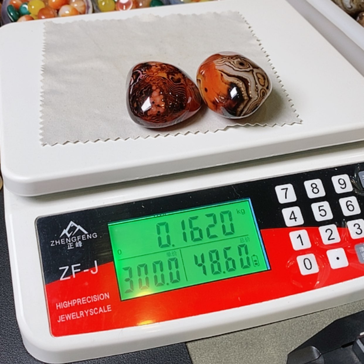 【闪购商品】玛瑙/玉髓手把石三毛未镶嵌昌*?