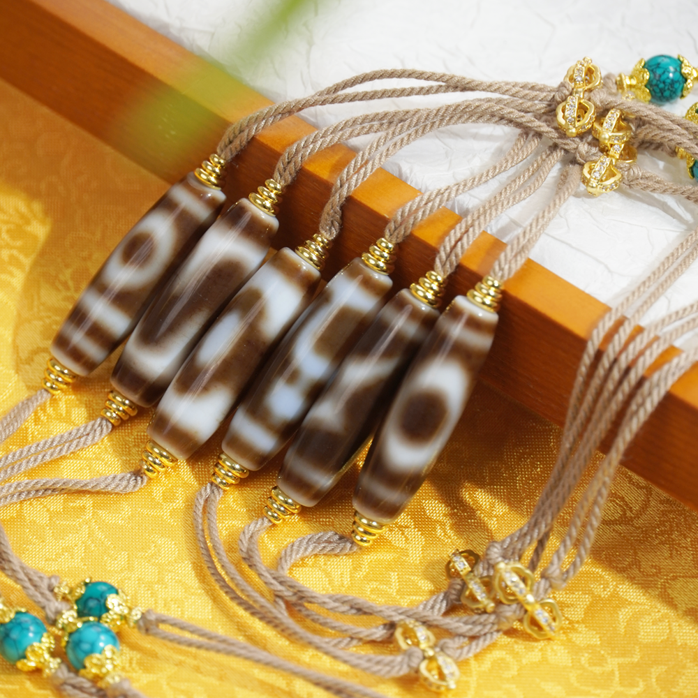 TZ034天然玛瑙咖色图腾藏式十字杵简约配饰百搭时尚吊坠可调节