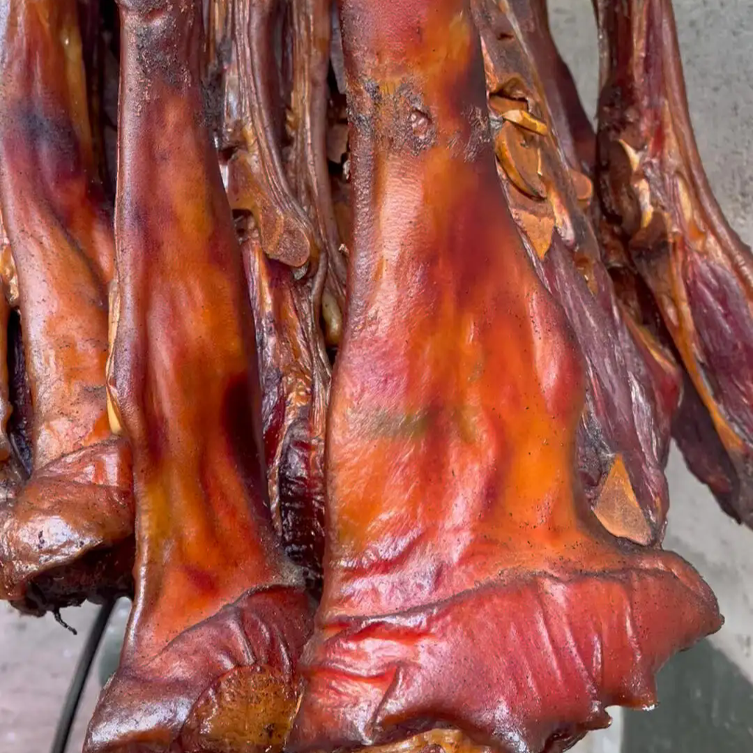 正宗农家烟熏腊猪脚地道腊味腊肉熏肉传统工艺腌制腊猪蹄