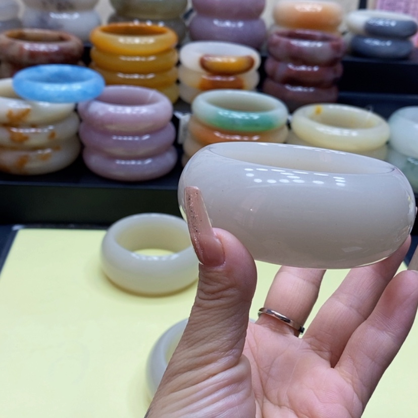 【闪购商品】石英质玉手镯合金百*开