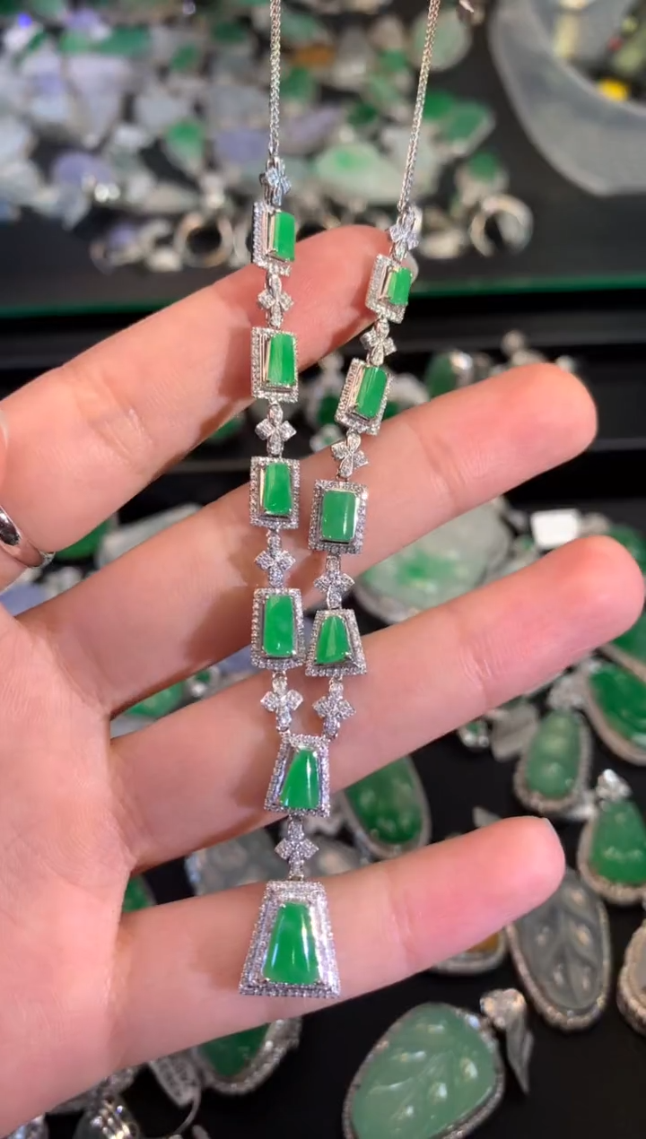 【闪购商品】翡翠套链18K金镶嵌无事柱