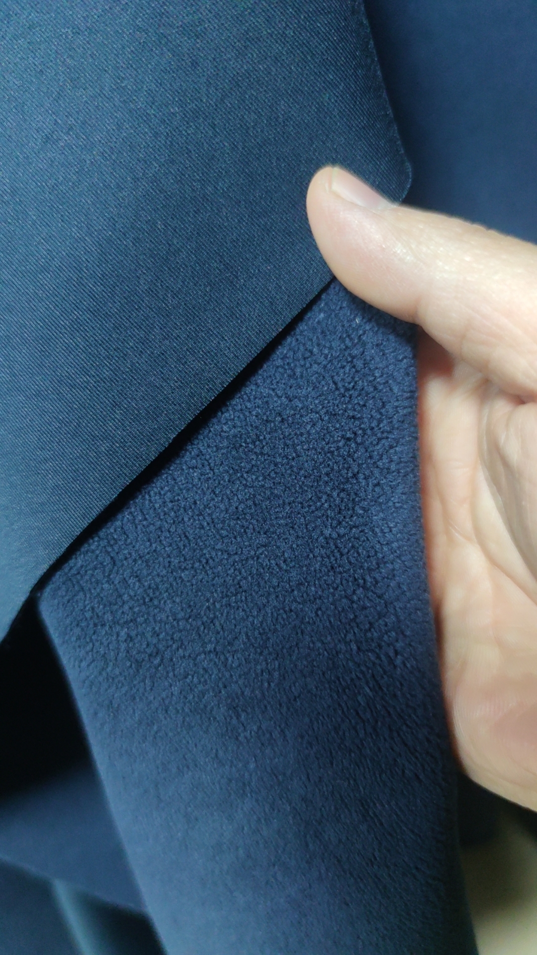 校服布料加绒（奥粒绒）两个颜色，四面弹力，门幅1.8米，克重裤子布料