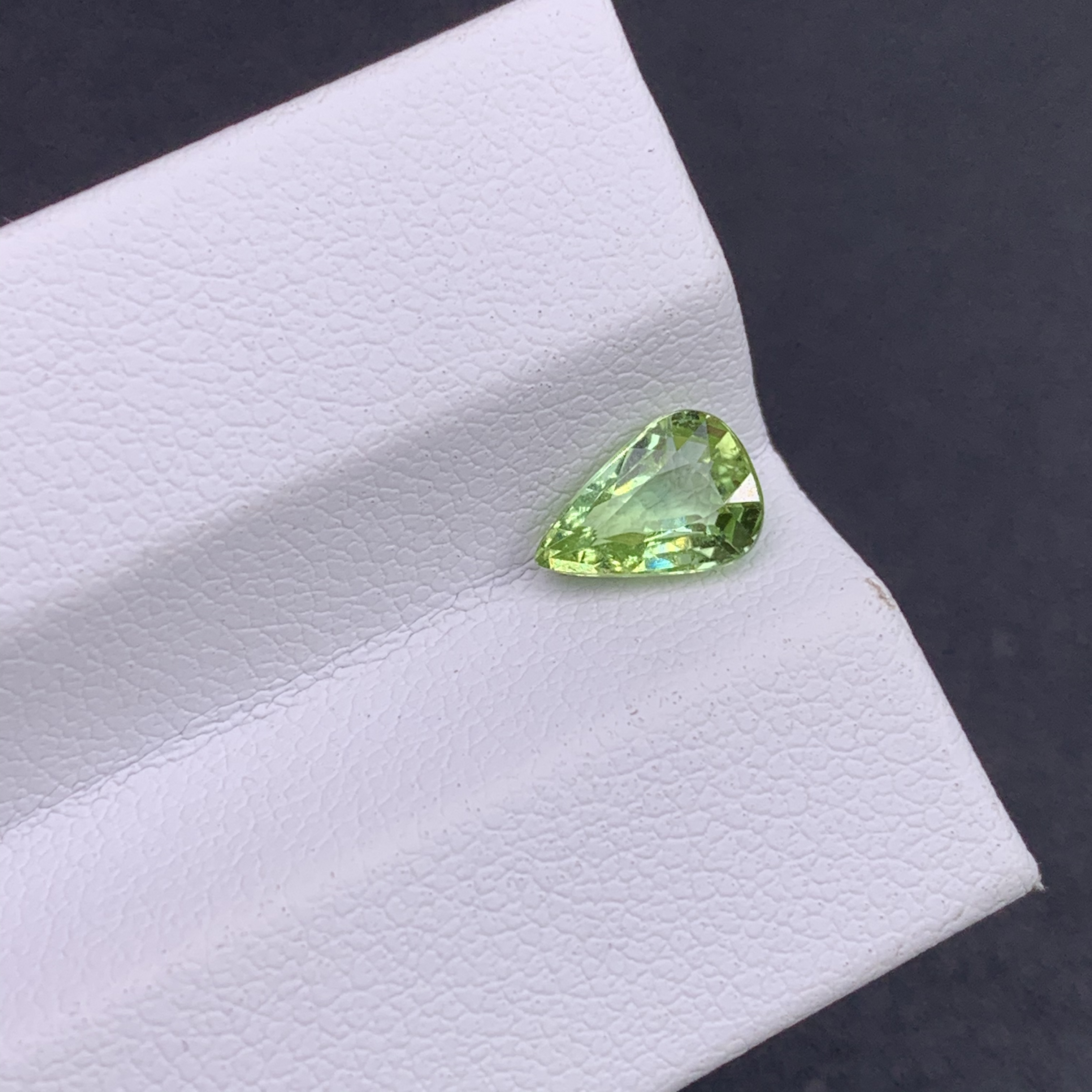 天然阿富汗水滴绿碧玺1.03克拉尺寸5*7.9