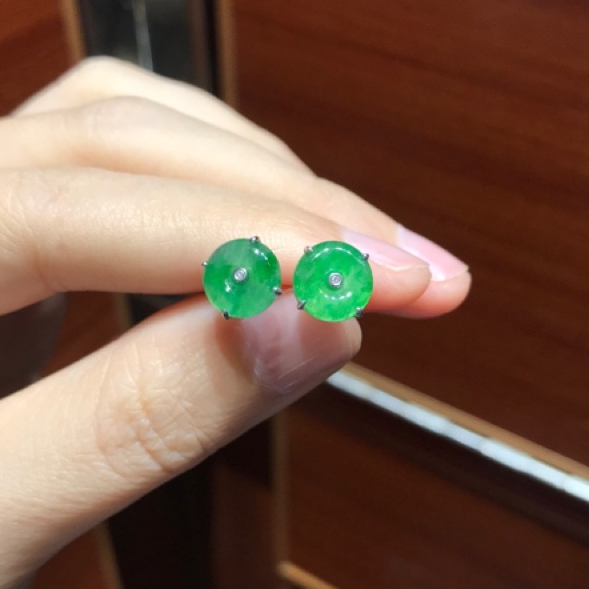 【夏阳翡翠】缅甸天然A货翡翠18k金镶嵌天然南非钻冰透绿平安扣耳钉
