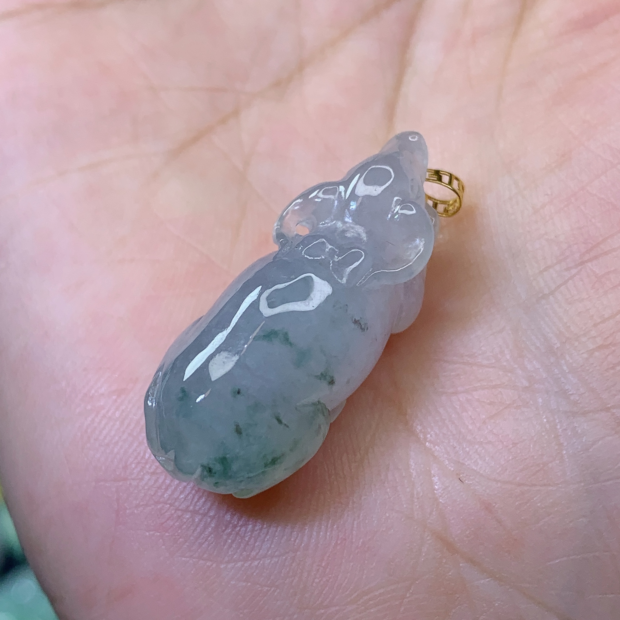 翡翠天然a货冰种飘绿生肖牛吊坠28.6×11.7×11.3