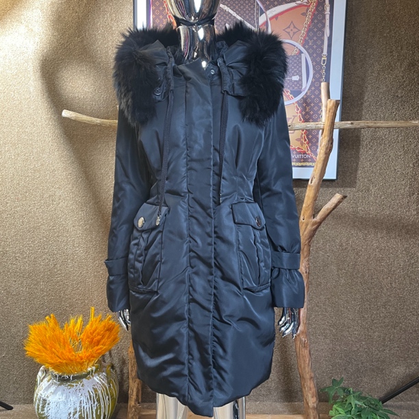 99新 MONCLER 黑色毛领连帽中长款羽绒服  2码 非专柜原吊