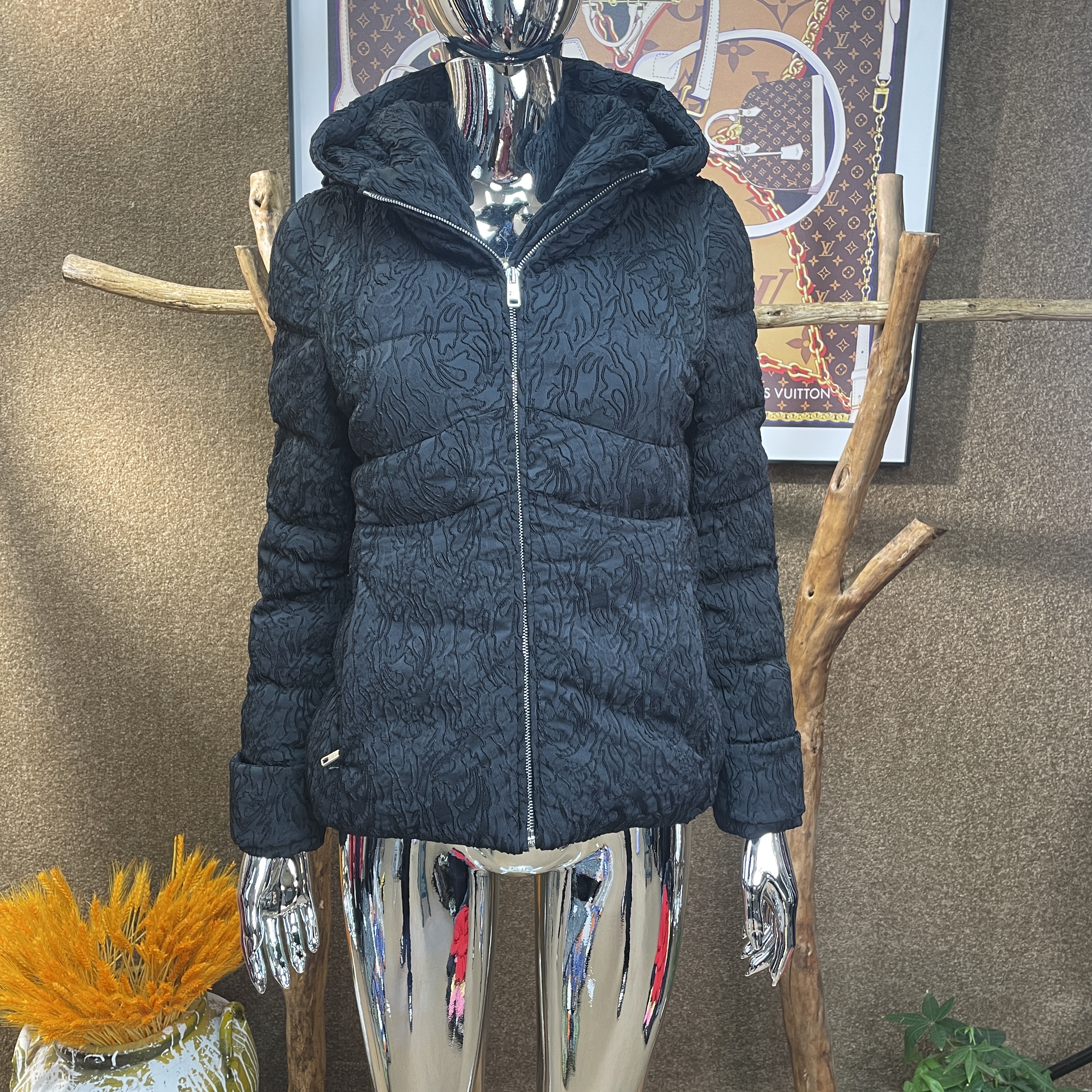 普拉达/Prada 白鹅绒 绣花暗纹三角标羽绒服 38码 99新非专柜原吊