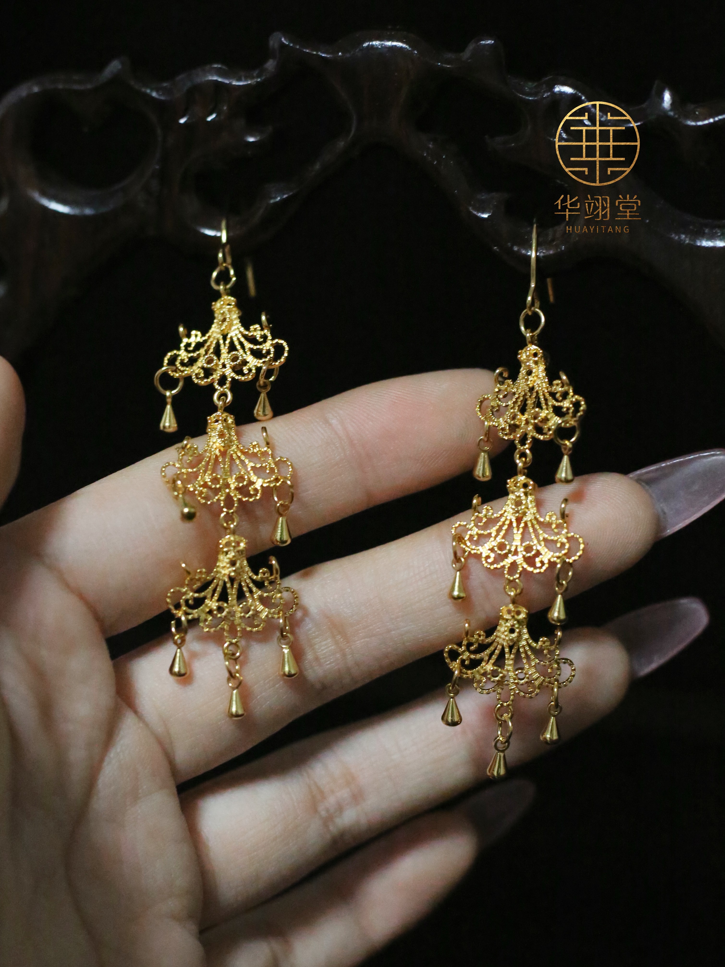 铜合金婚庆饰品 华翊堂原创设计铜镀金仿花丝立体錾刻水晶灯耳饰