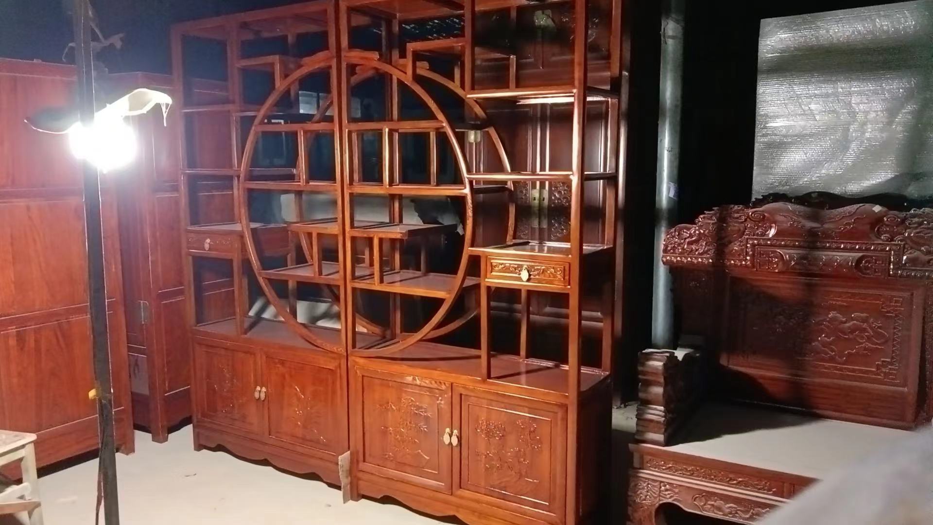 北方老榆木外方内圆博古架