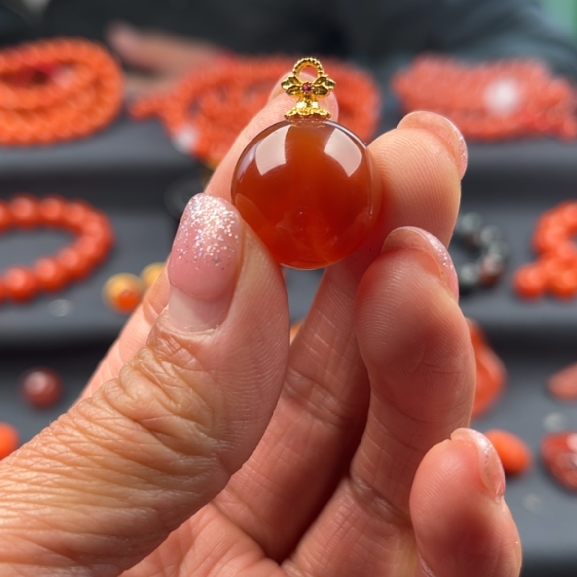 【闪购商品】南红玛瑙颈饰18K金镶嵌K****?