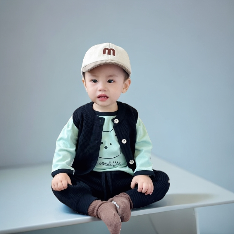 超省心早秋套装宝宝针织背心套装洋气婴儿衣服二件套春秋开衫套装