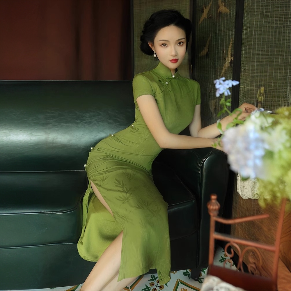 绿色旗袍2024年新款复古年轻款少女改良气质老上海中国风长款秋冬