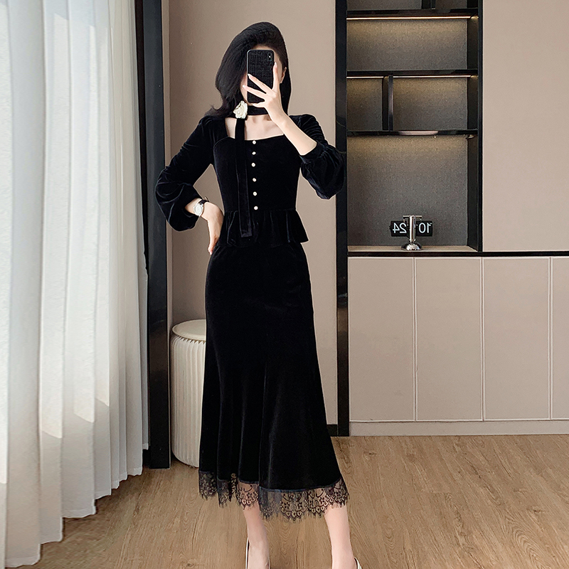 2024秋冬方领复古挂脖花朵金丝绒上衣蕾丝鱼尾裙两件套