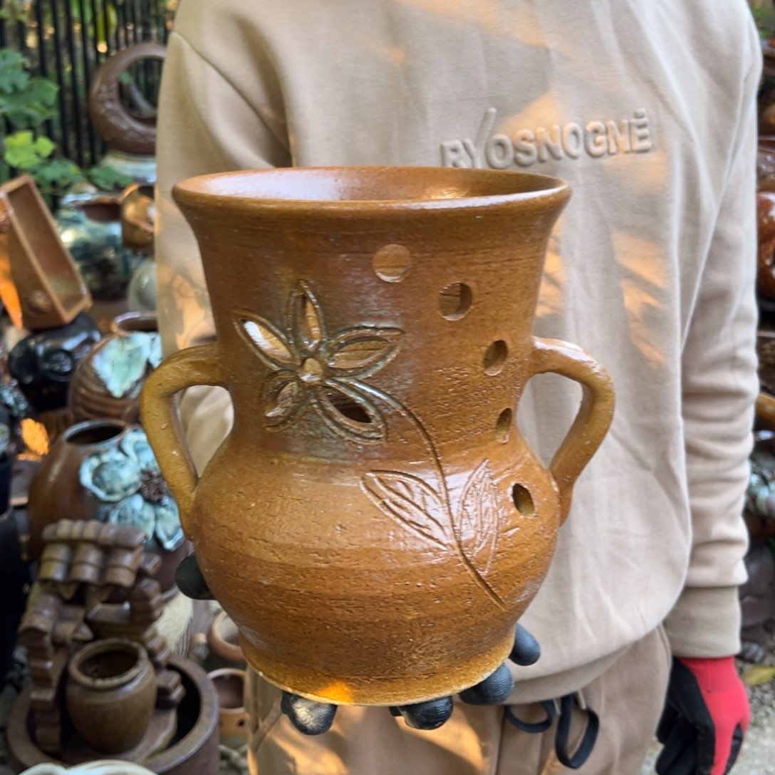 红陶20CM（含）-50CM（不含）高21口17有孔