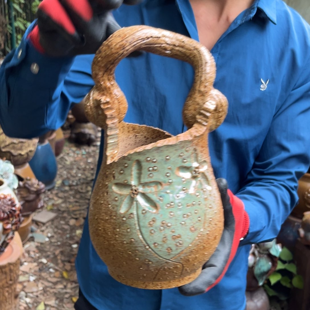 红陶20CM（含）-50CM（不含）高16口11有孔