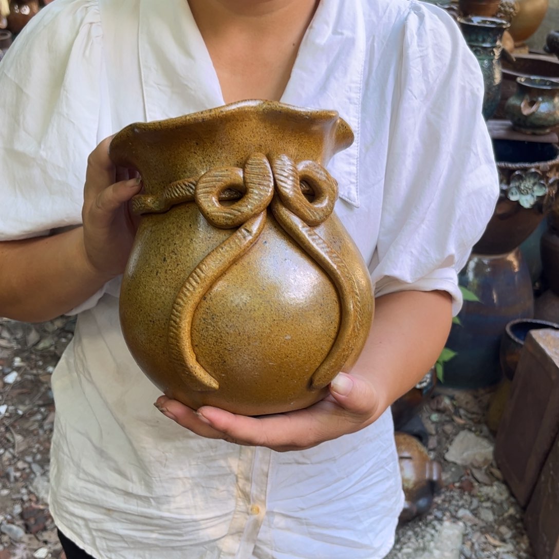 红陶20CM（含）-50CM（不含）高19口16无孔