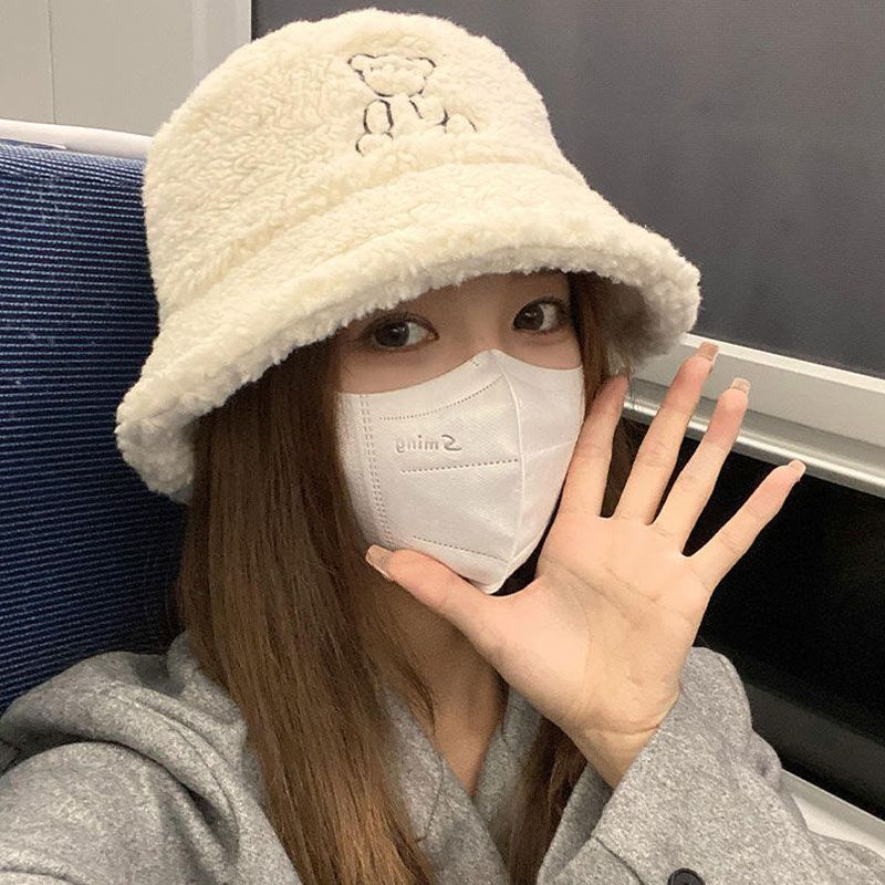 小熊帽子女秋冬时尚洋气时髦渔夫帽韩版保暖冷帽可爱羊羔毛显脸小