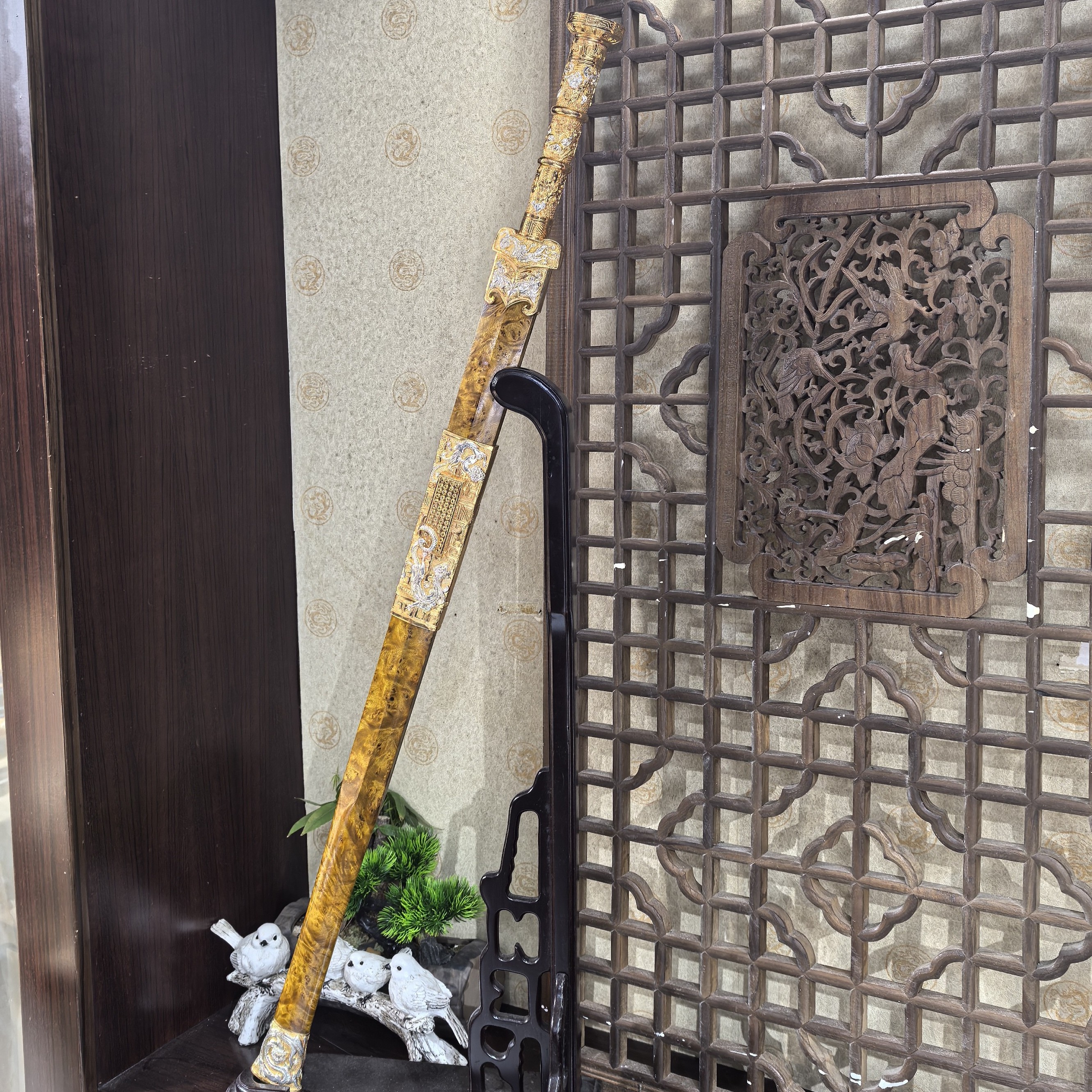 螭虎汉剑掌门款（秘炼钢 金丝楠木 铜溜金银）未开刃收藏把玩