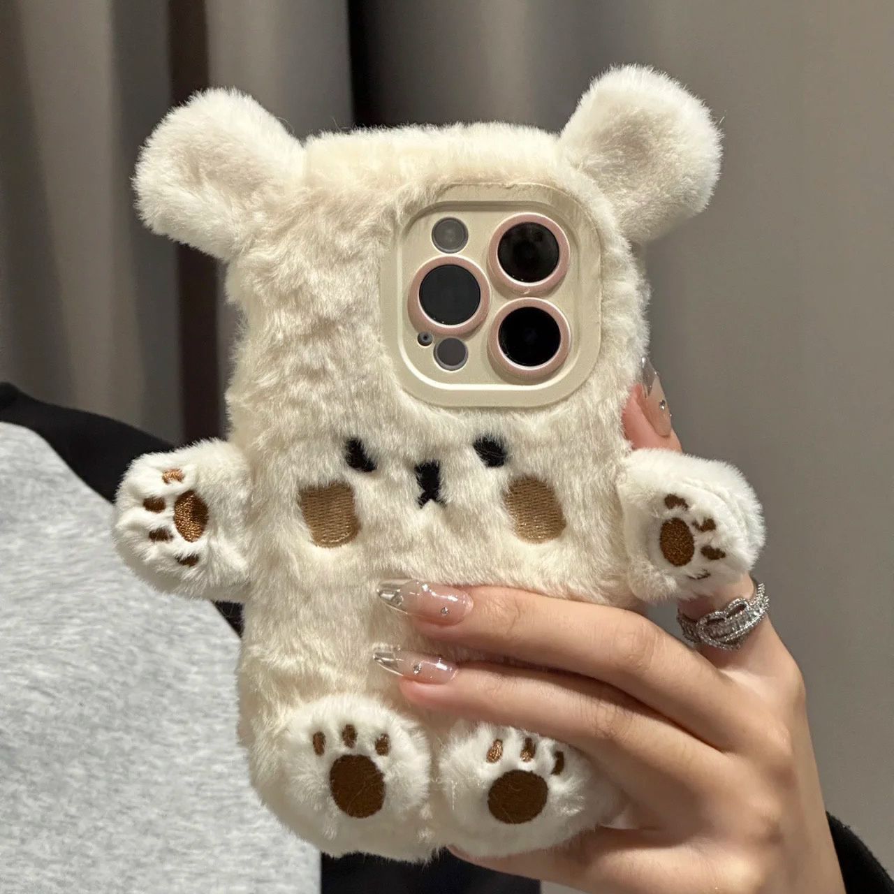 毛绒卡通坐立小熊适用iPhone15手机壳苹果14/13promax女12/11软壳