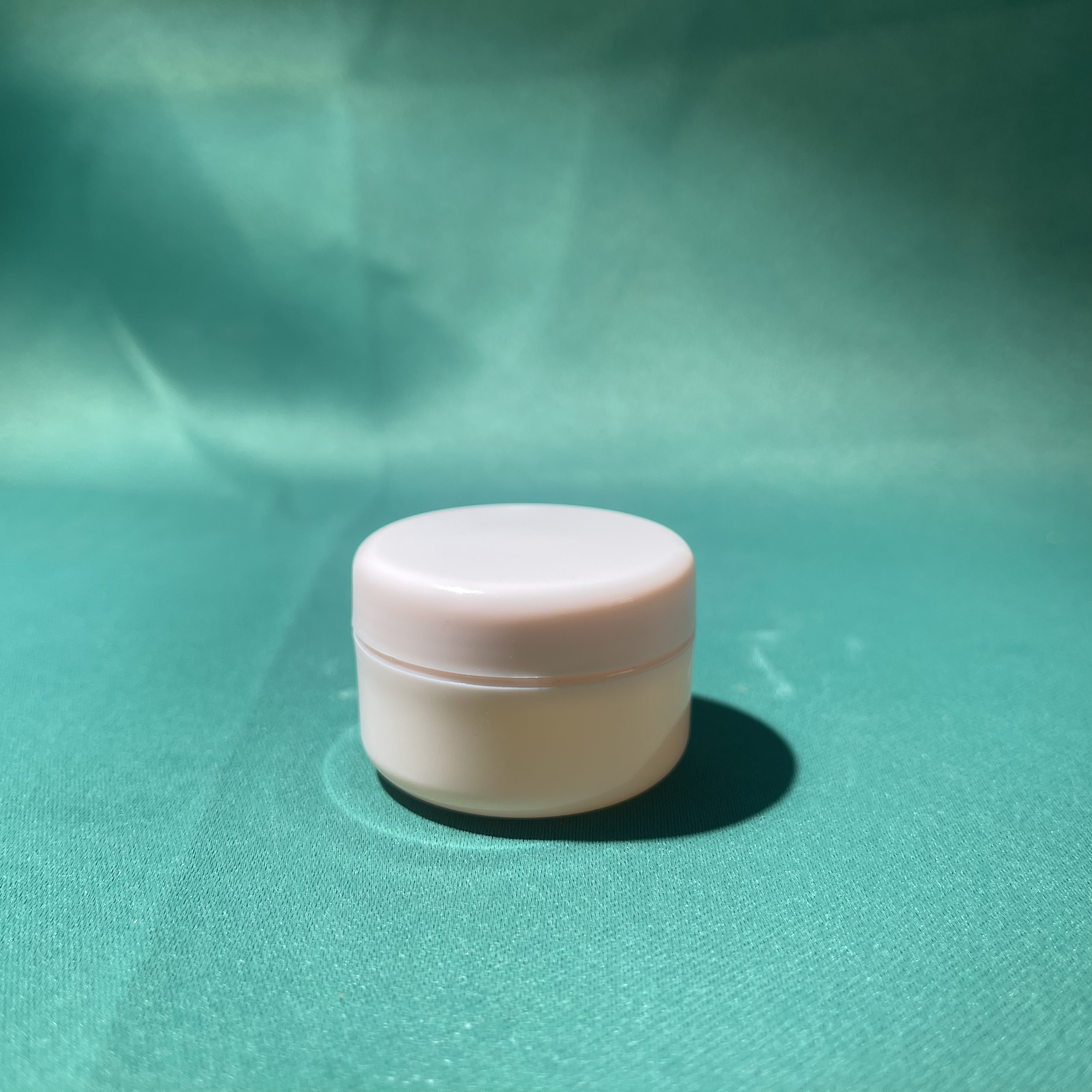 女性护理小分子精油凝胶20mL 左右（不到20克）本品属于日用品原料