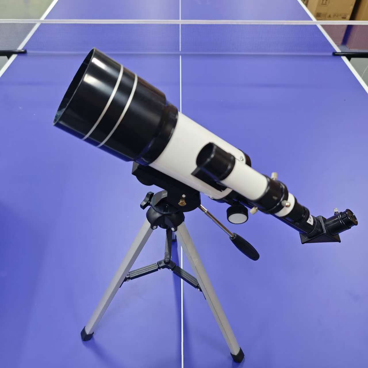 新款户外高清天文望远镜 铝合金三脚架单筒入门观星 XD040-D