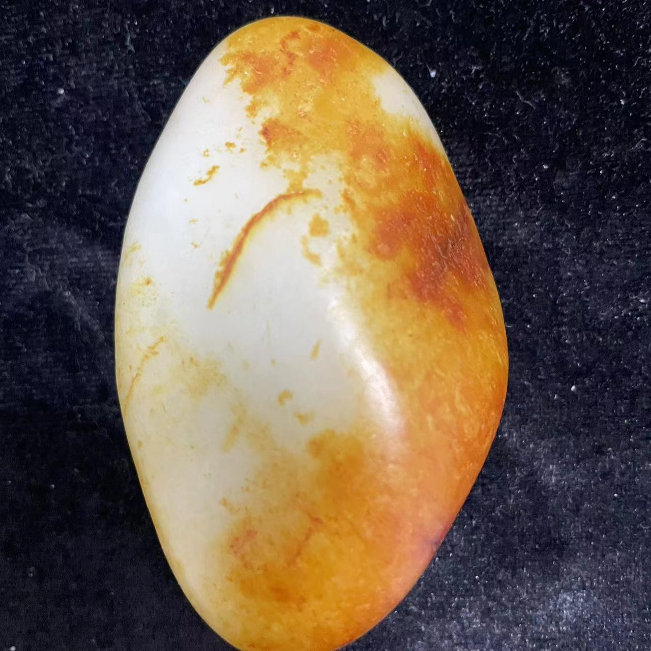 新疆和田玉龙河奇石