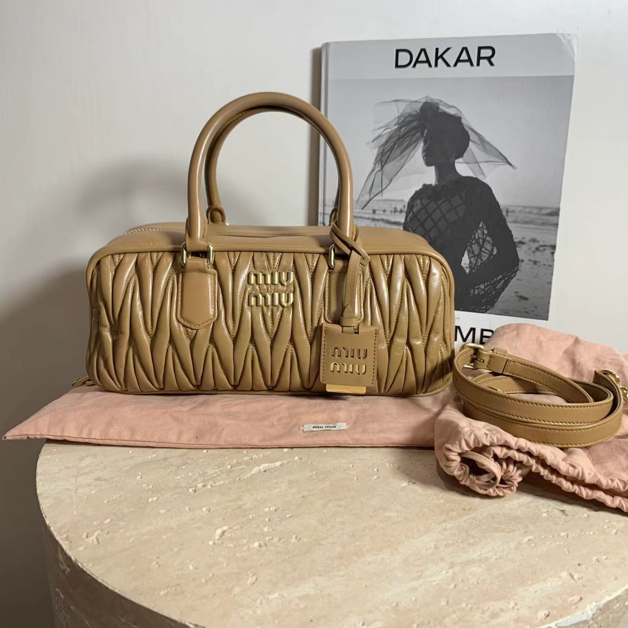 99新 MIU MIU/缪缪 壹臻/棕色褶皱牛保龄球包中号12388316