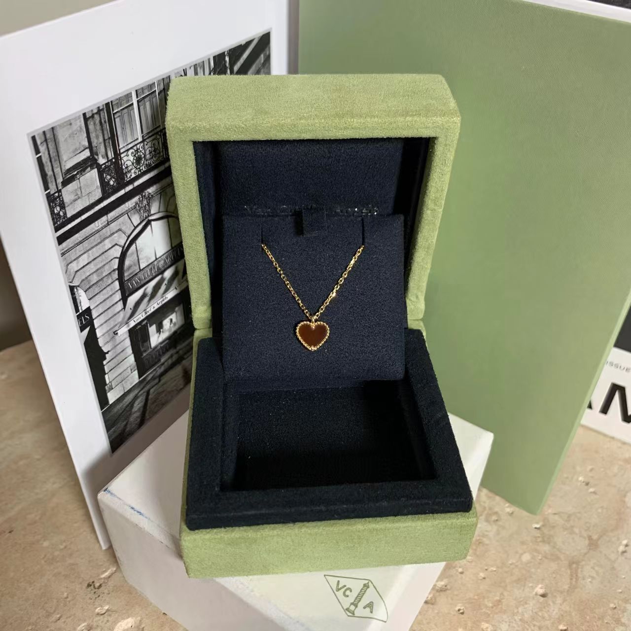 99新 梵克雅宝 壹臻/18k玫瑰金红玉髓爱心项链/90016343