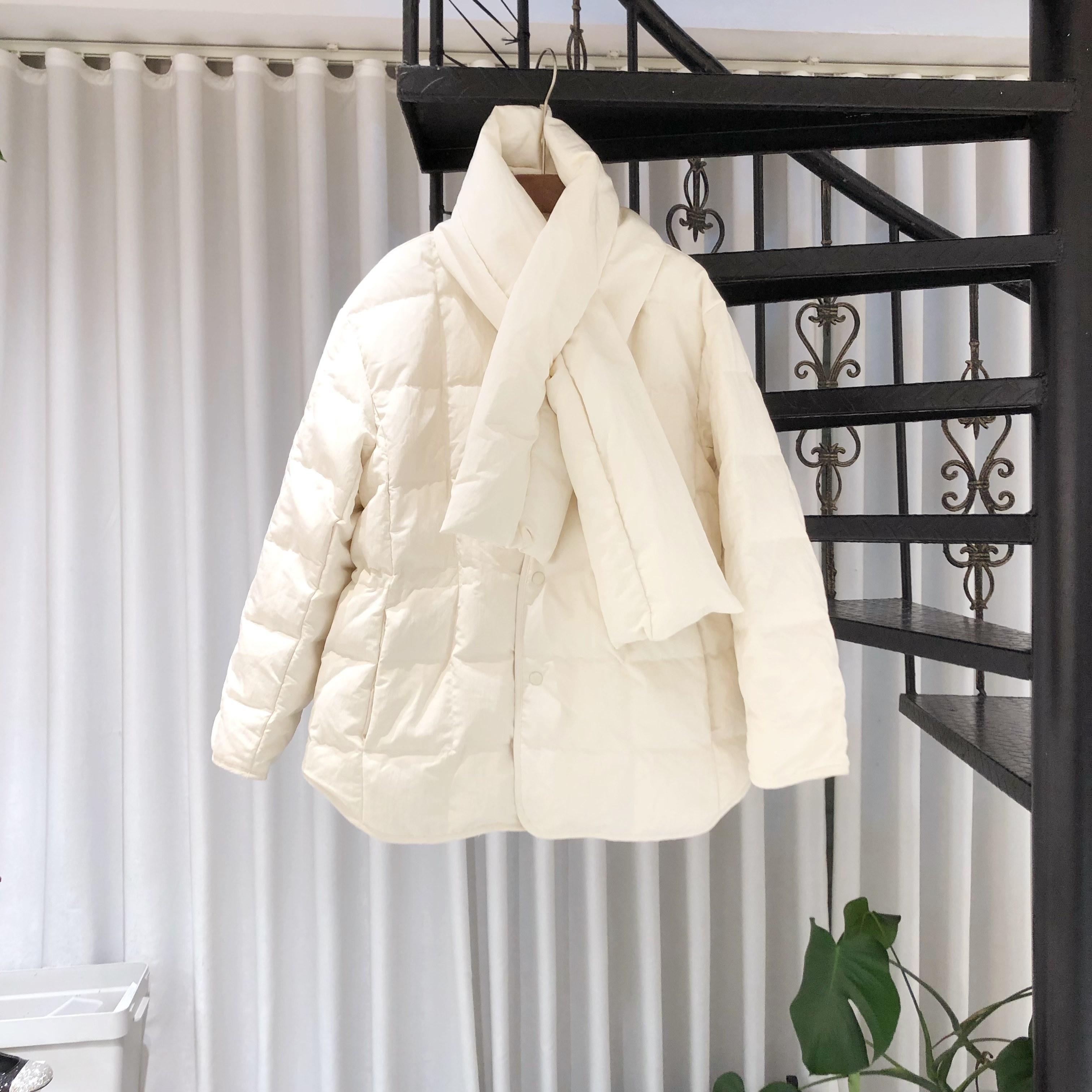 冬季新款简约围巾款时尚保暖外套