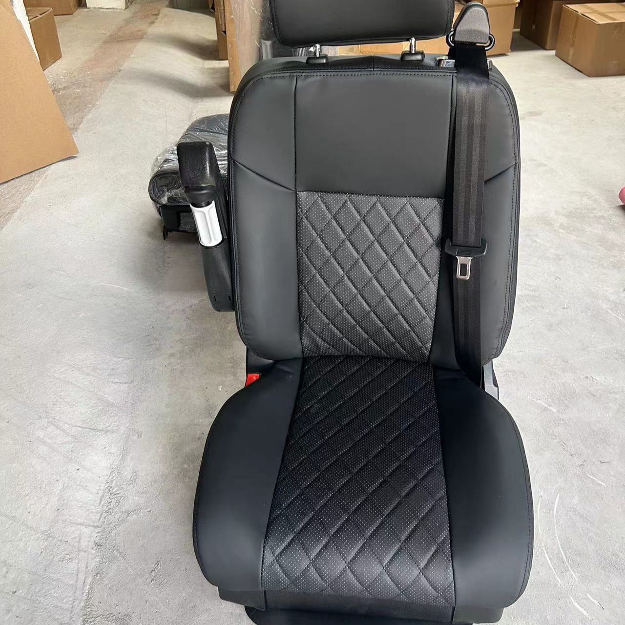 大通 依维柯改装专用自带气泵款航空座椅