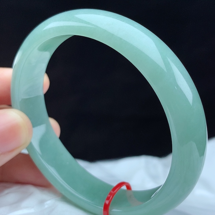 【闪购商品】翡翠手镯（贵妃镯）未镶嵌0095，