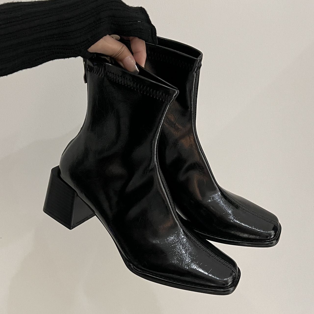 中跟瘦瘦短靴女鞋2023年秋冬新款法式粗跟方头切尔西靴单靴配裙子