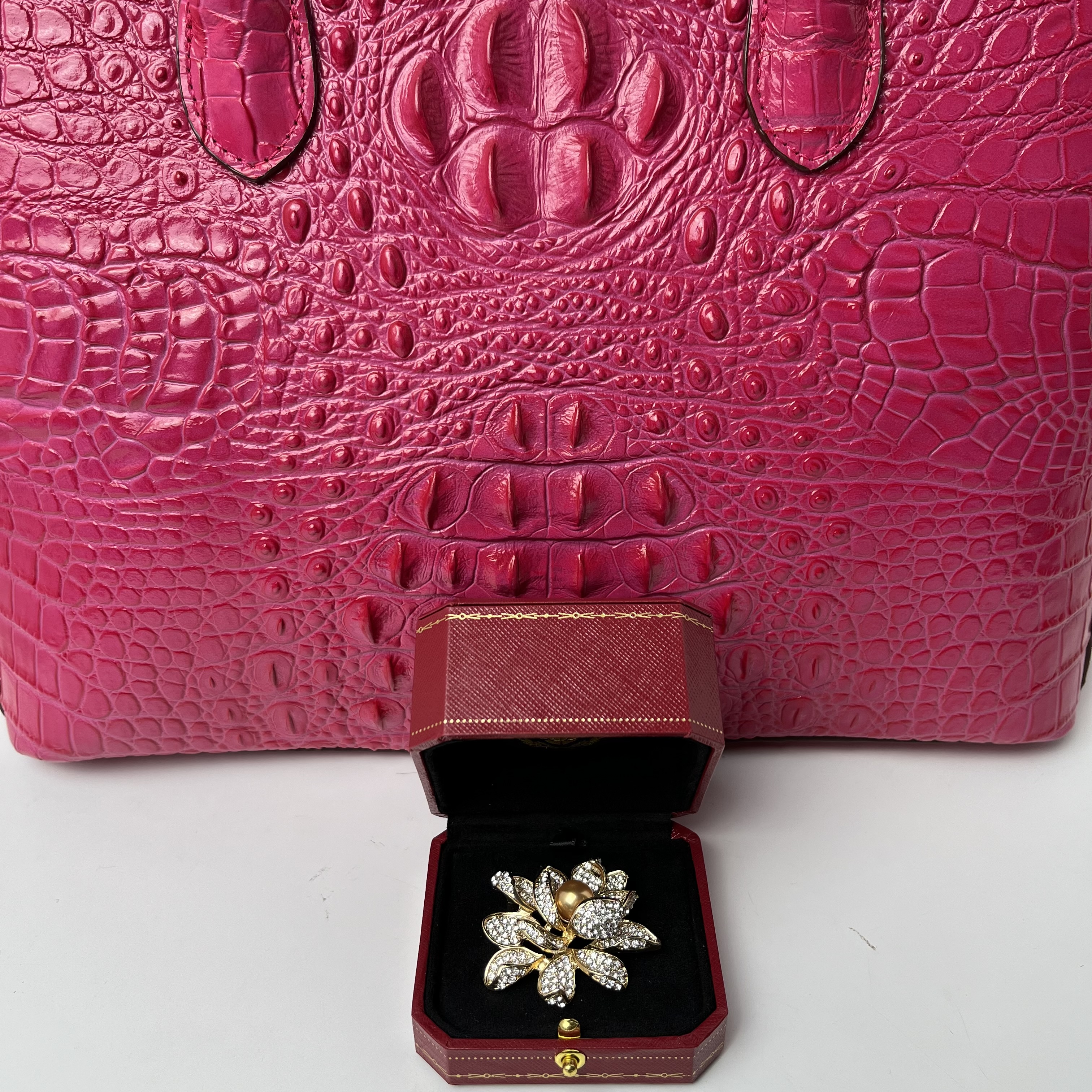 3524【LIANBANG  H.K】气质优雅胸针