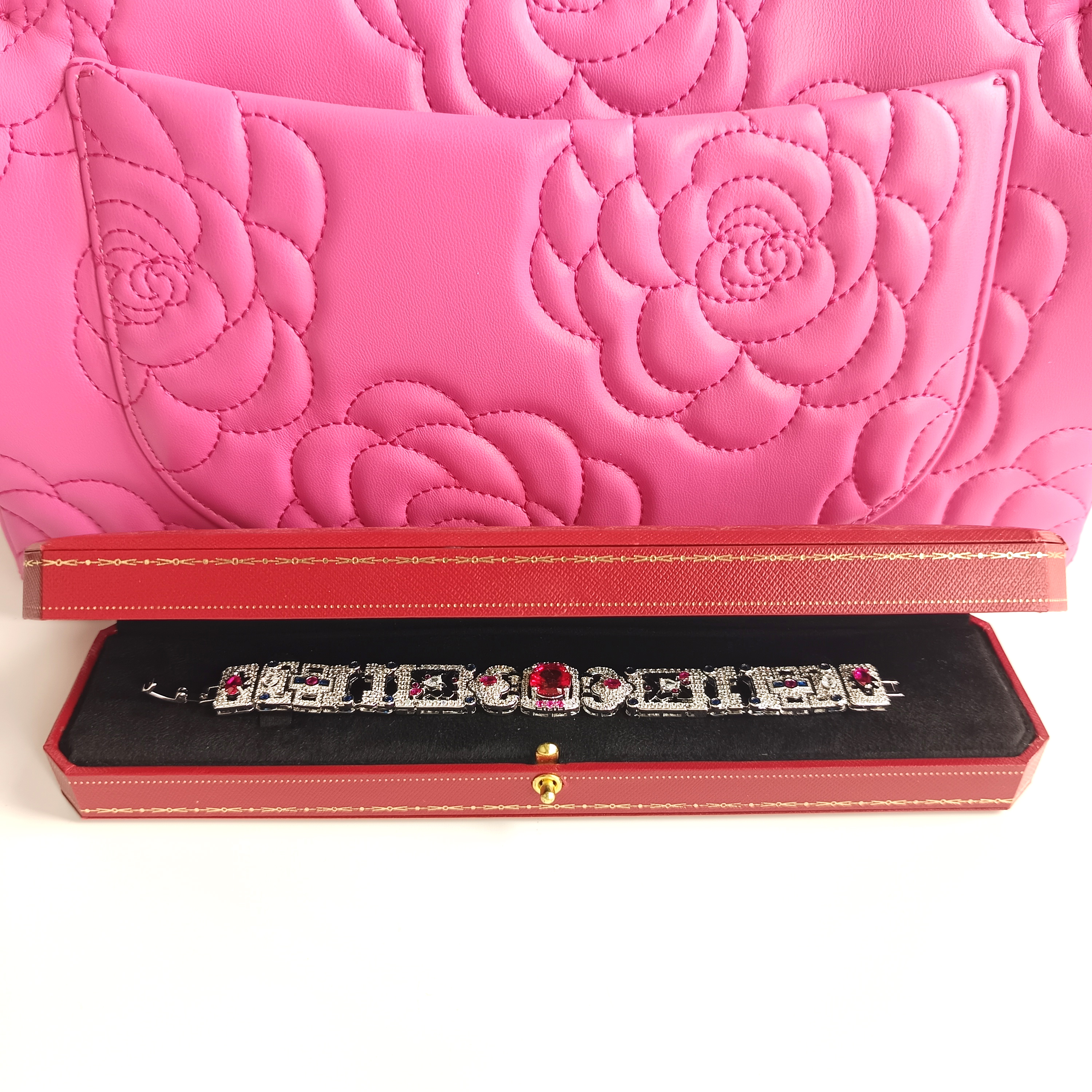 2667-【LIANBANGH.K】-精致端庄气质-手链赠礼盒