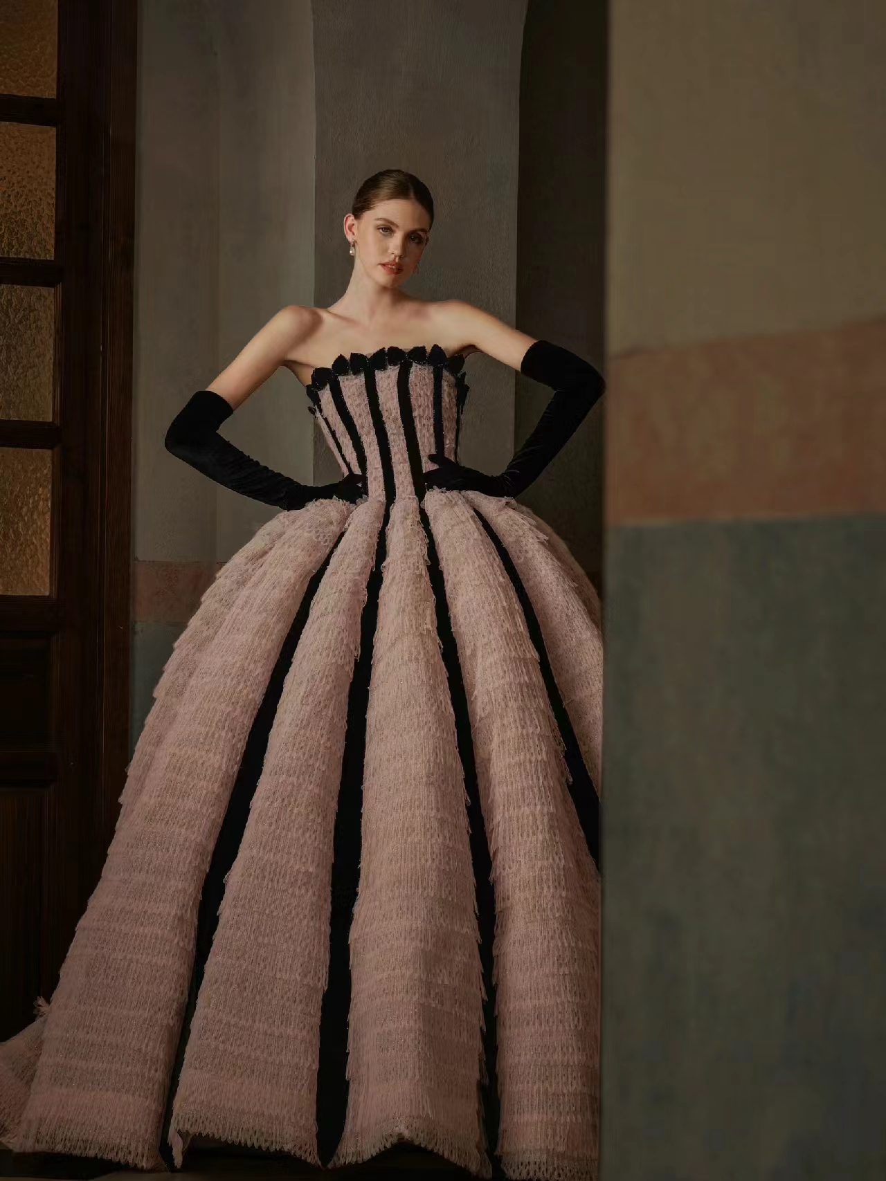 礼服馆样衣NO退换！婚纱公主简约一字肩拖尾结婚