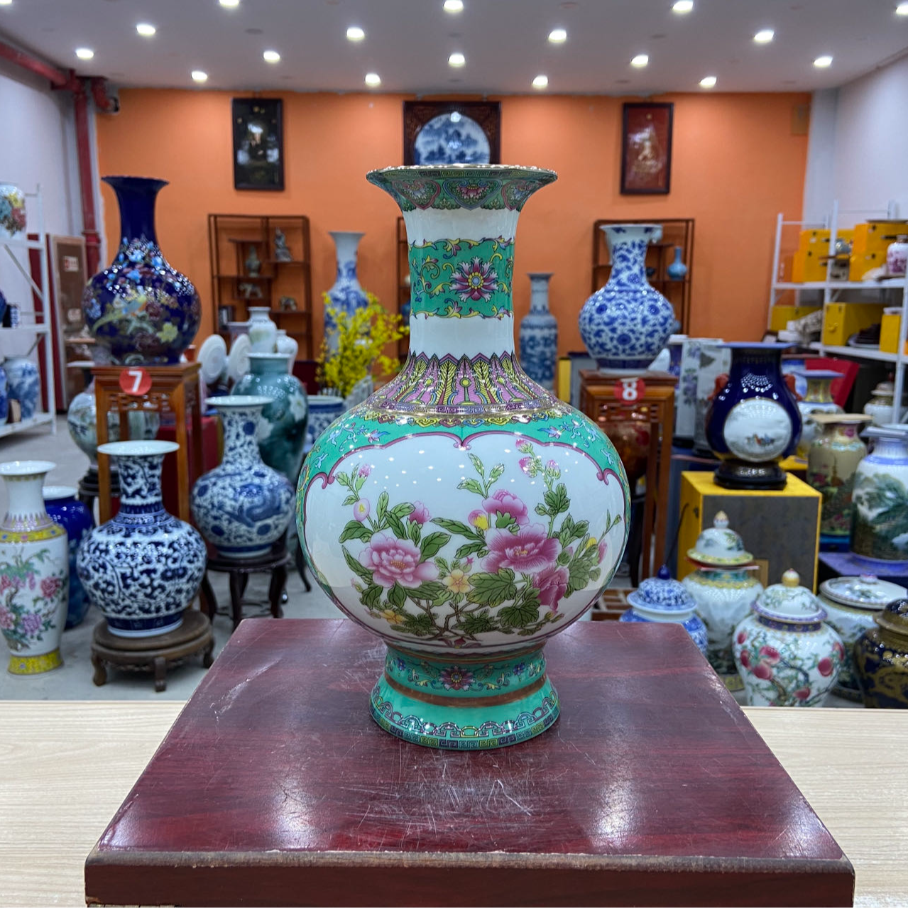 景德镇陶瓷花瓶客厅玄关多宝阁摆件绿色珐琅彩小灯笼瓶