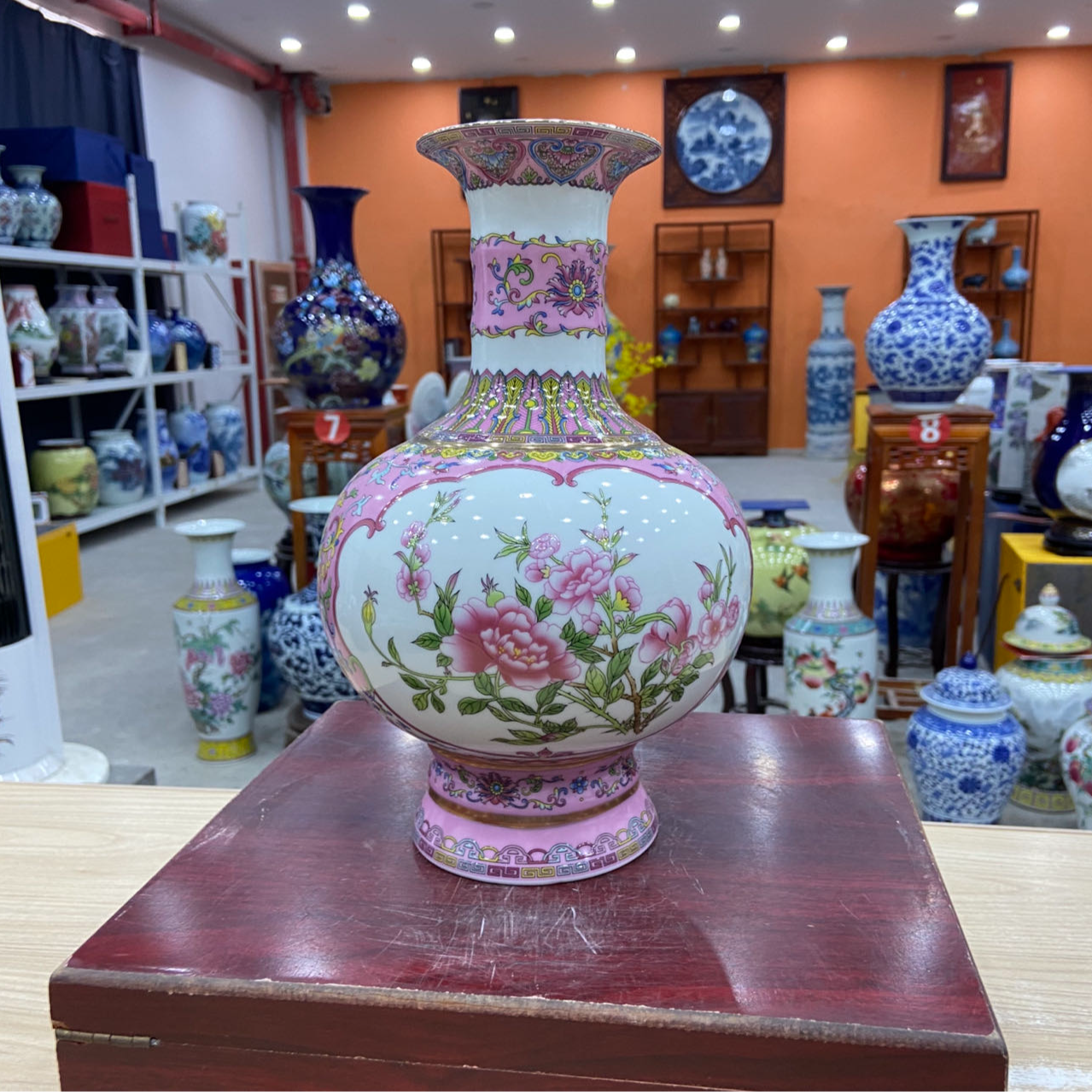 景德镇陶瓷花瓶客厅玄关多宝阁摆件粉色珐琅彩小灯笼瓶