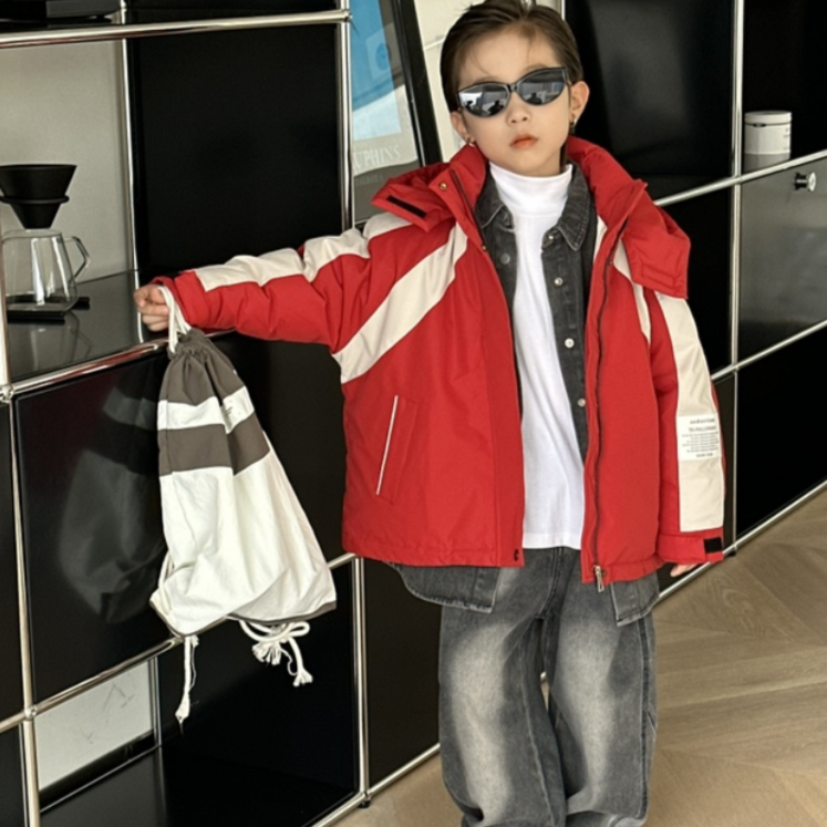 《BLEBB》 2023冬季儿童韩版新款拼接袖贴标字母时尚羽绒服   2320
