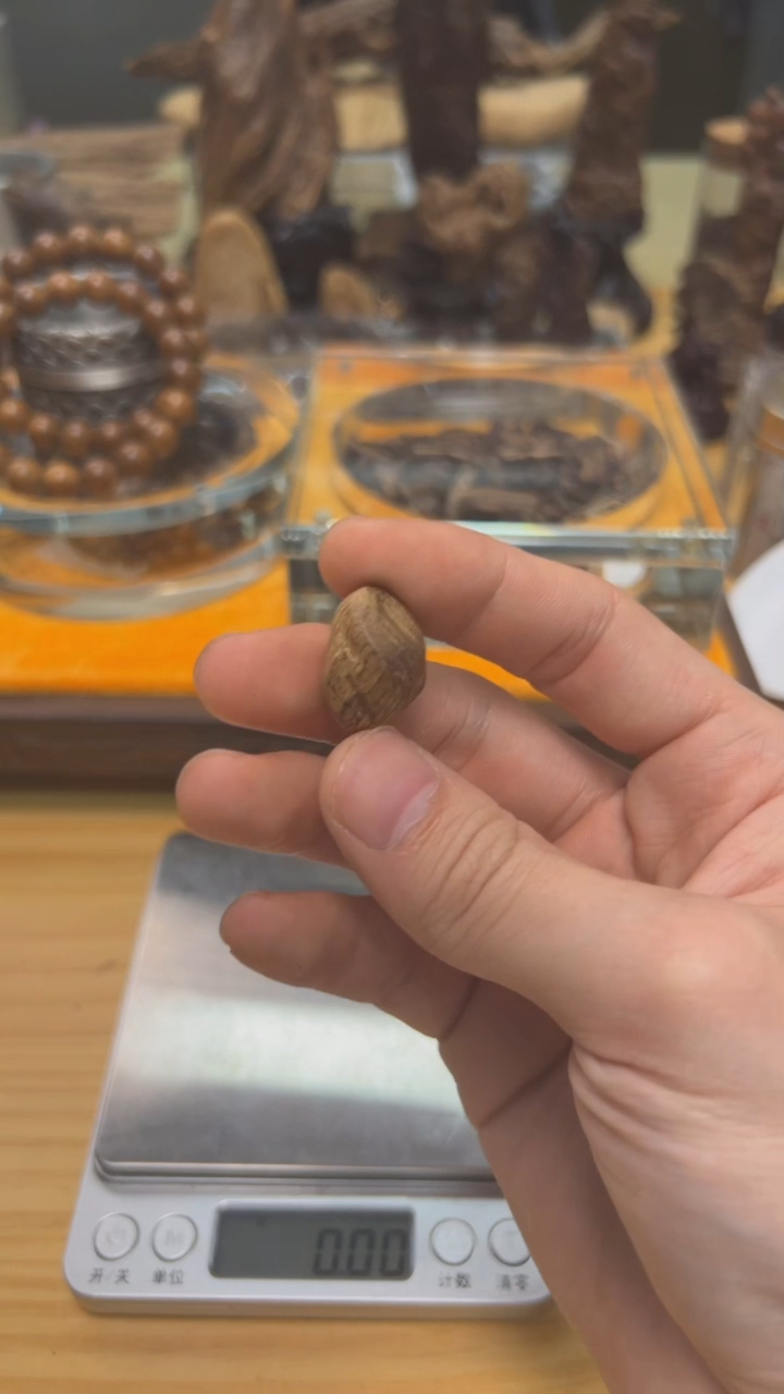 【闪购商品】沉香吊坠芽庄红土瘤疤单颗吊坠030111078