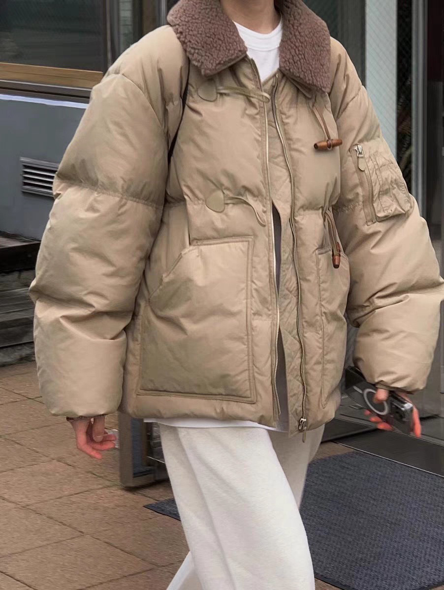 【仅支持48小时内退换货】self牛角扣羽绒服