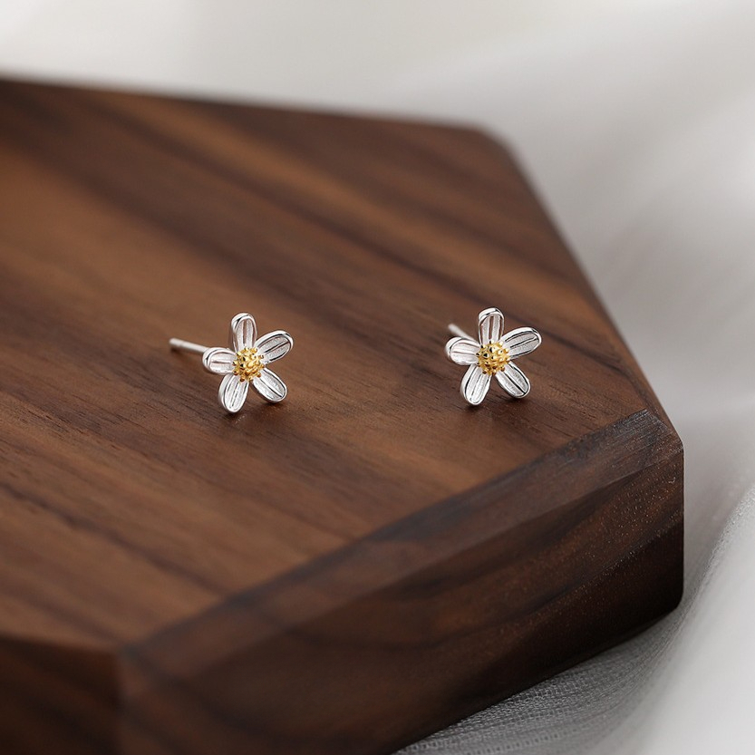 足银耳饰 纯银小花朵耳钉女爆款设计感耳骨钉轻奢小众高级感耳环