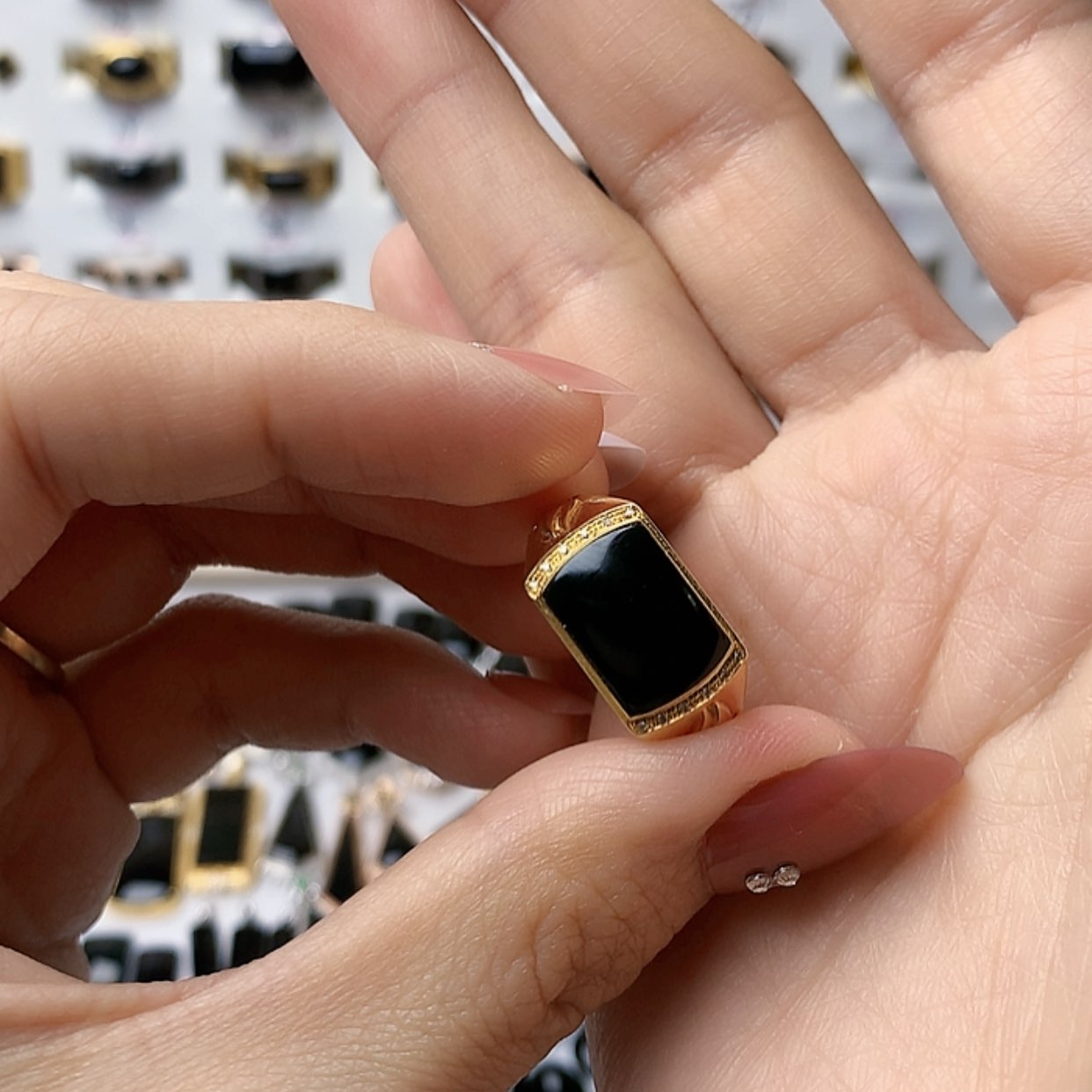 【闪购商品】翡翠戒指18K金镶嵌幻***0