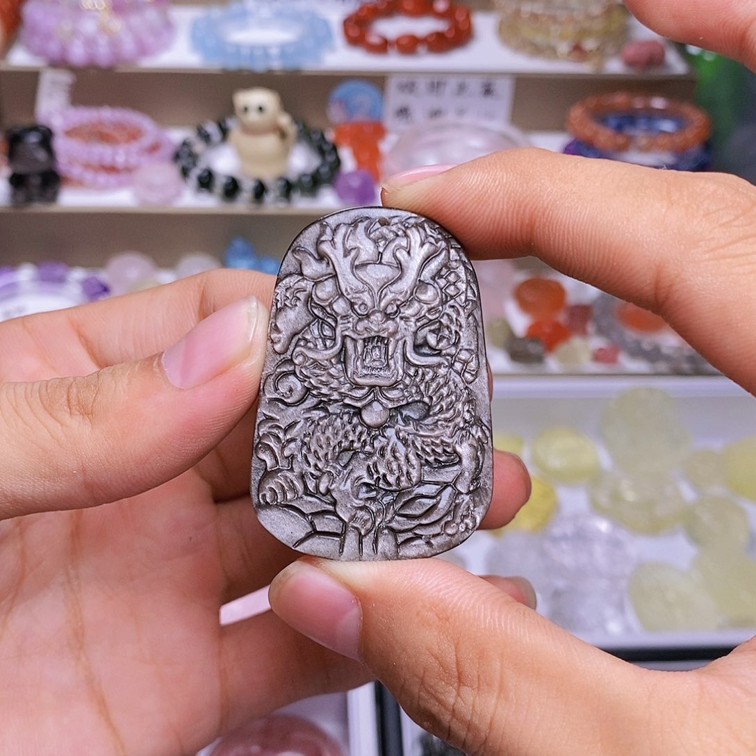 水晶手链未镶嵌龙牌吊坠