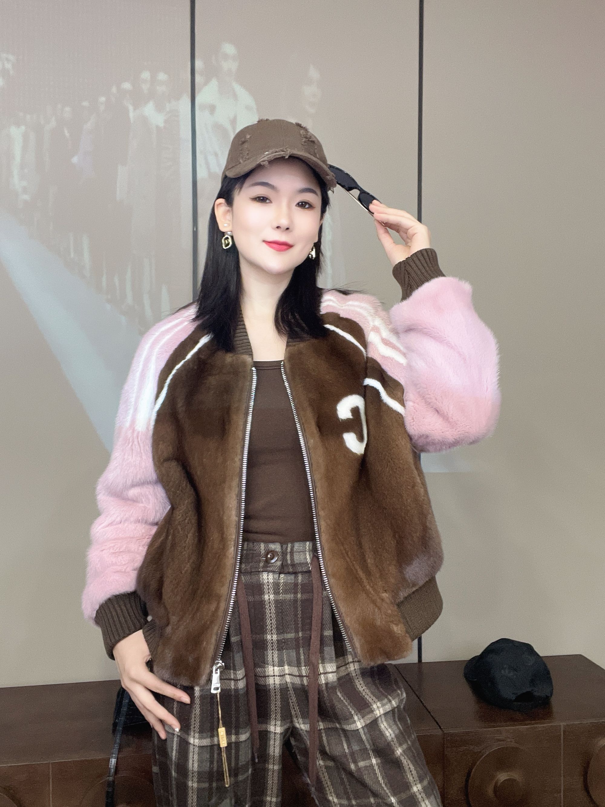 貂新款女士短款中长外套走秀冬季女大衣时尚保暖秋冬长袖常规